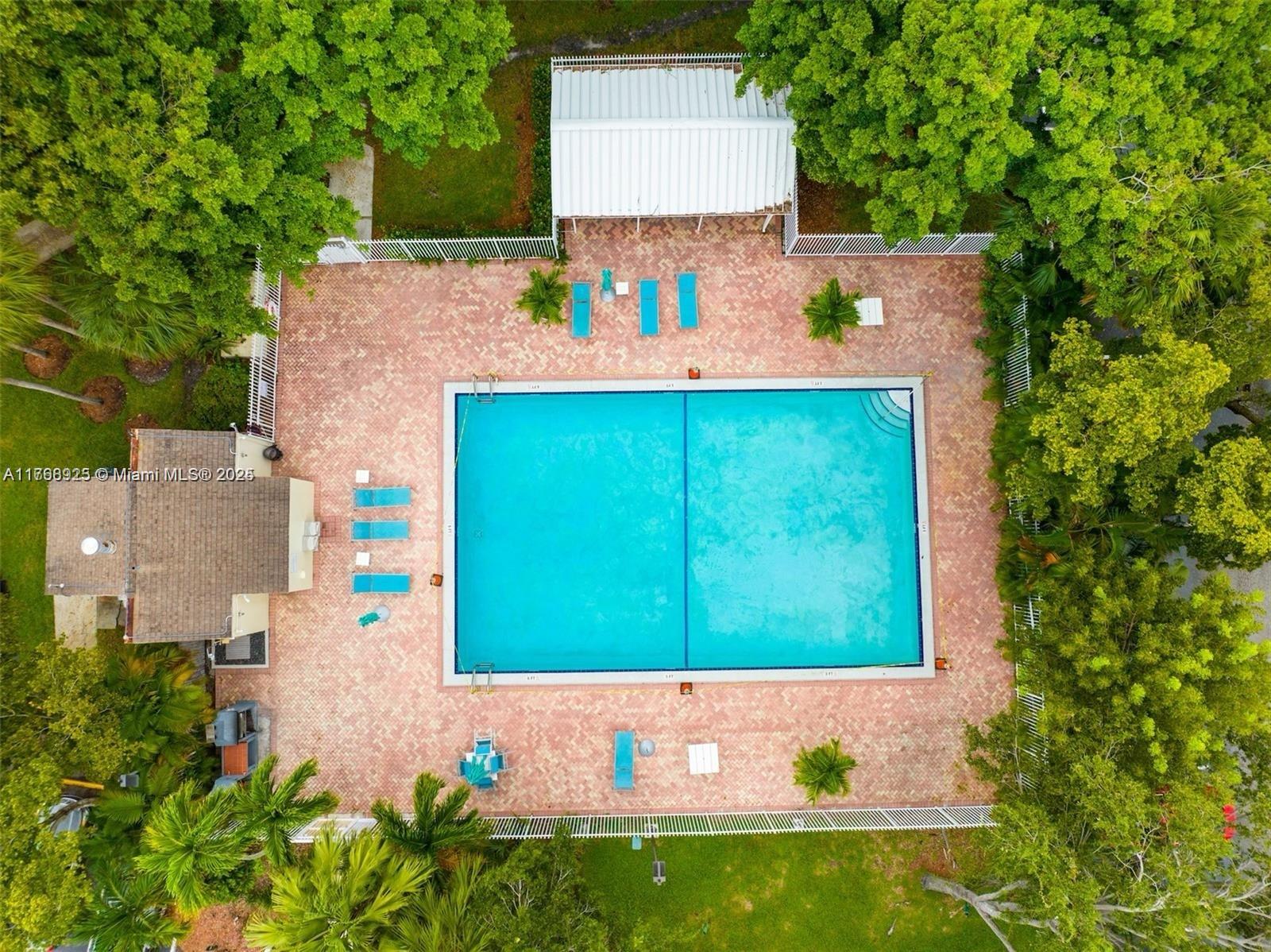 VILLA DORADA CONDO NO 5 - Residential