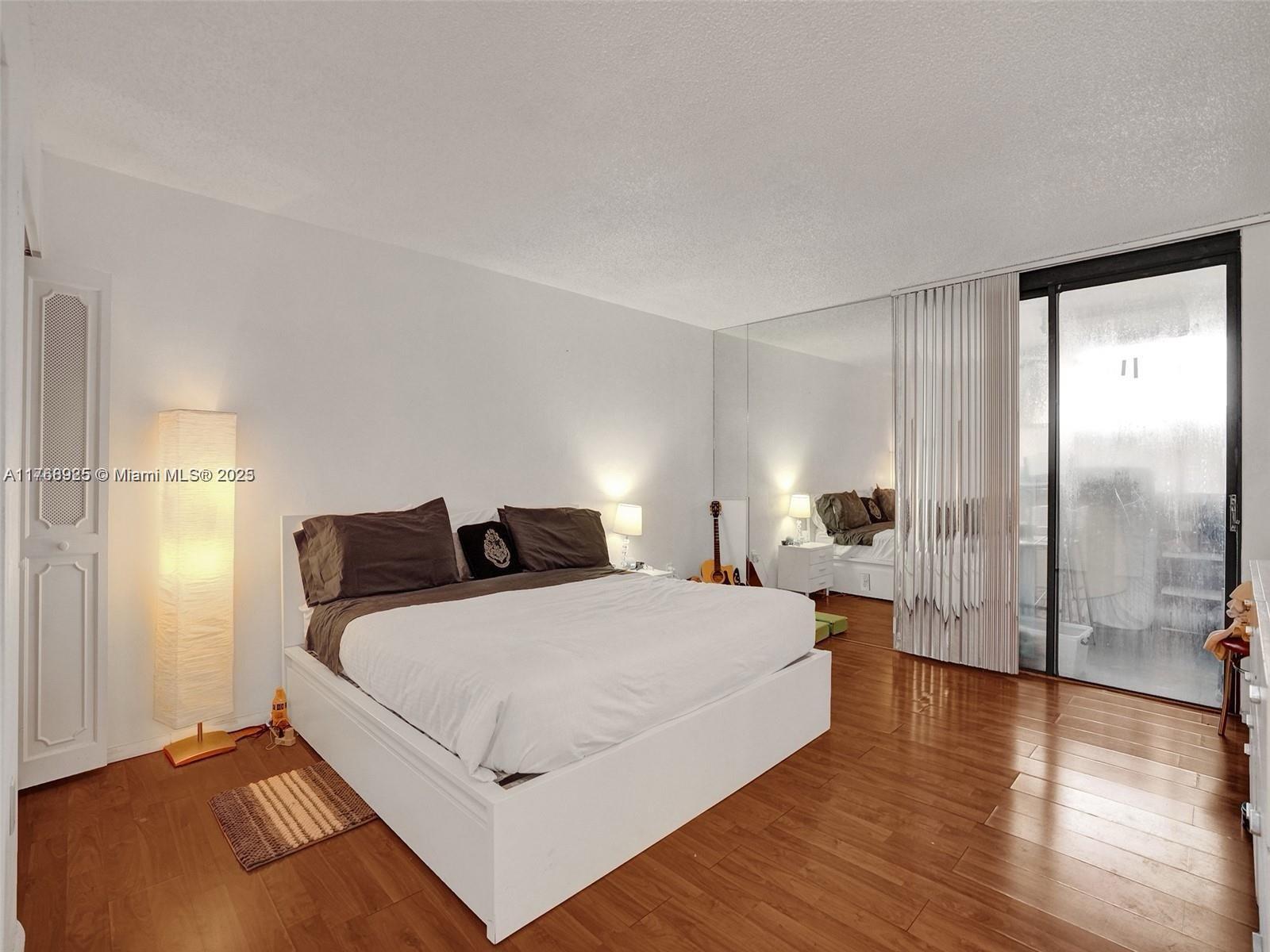 VILLA DORADA CONDO NO 5 - Residential