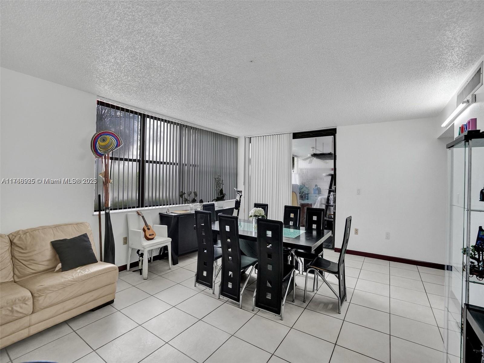VILLA DORADA CONDO NO 5 - Residential