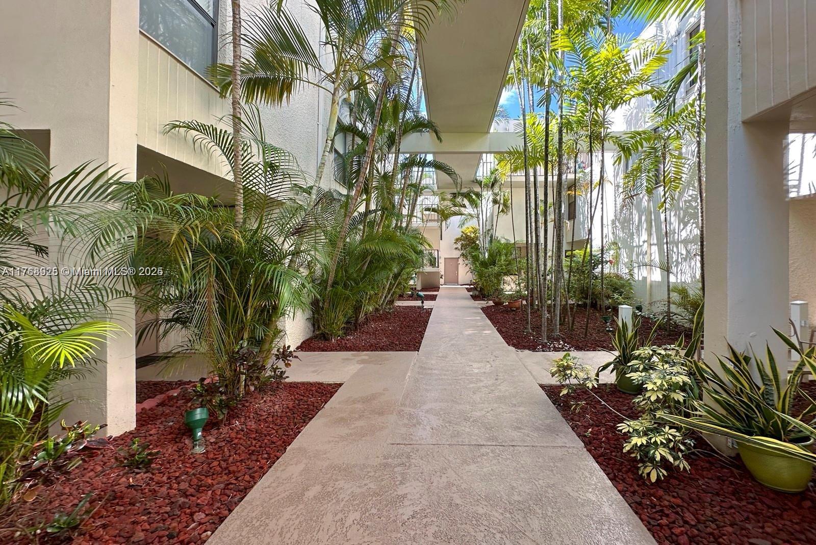 VILLA DORADA CONDO NO 5 - Residential