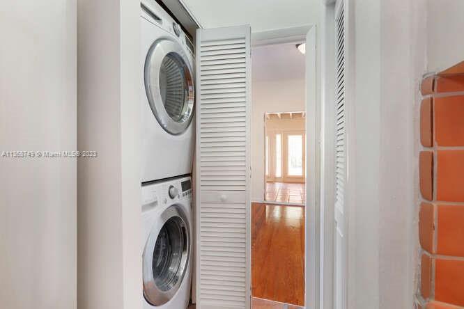 CORAL GABLES SEC E - Residential Lease