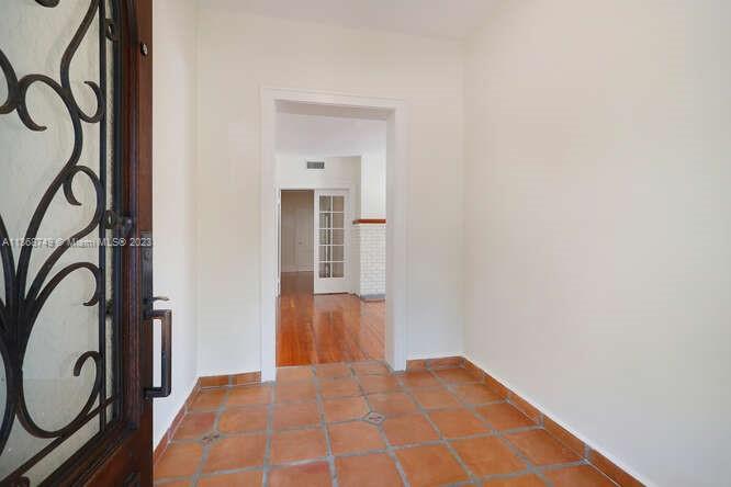 CORAL GABLES SEC E - Residential Lease