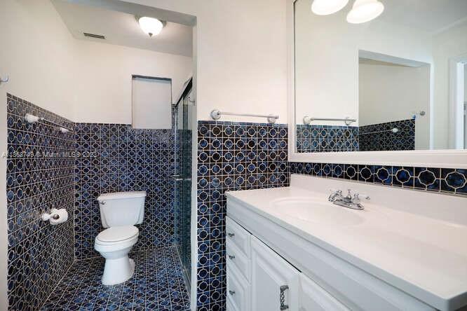 CORAL GABLES SEC E - Residential Lease