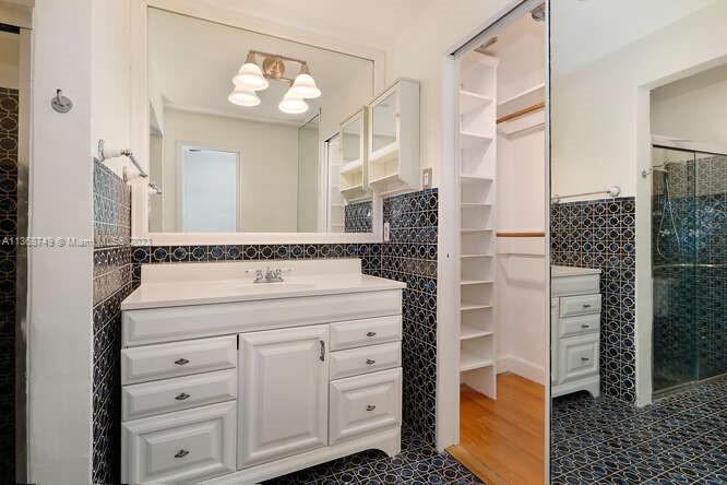 CORAL GABLES SEC E - Residential Lease