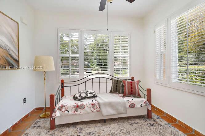 CORAL GABLES SEC E - Residential Lease