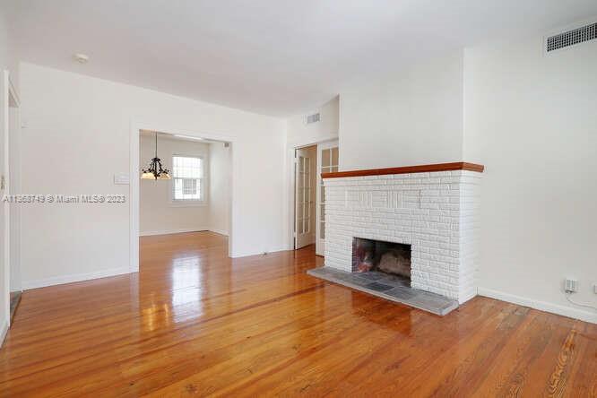 CORAL GABLES SEC E - Residential Lease