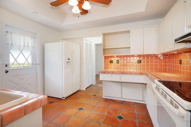 CORAL GABLES SEC E - Residential Lease