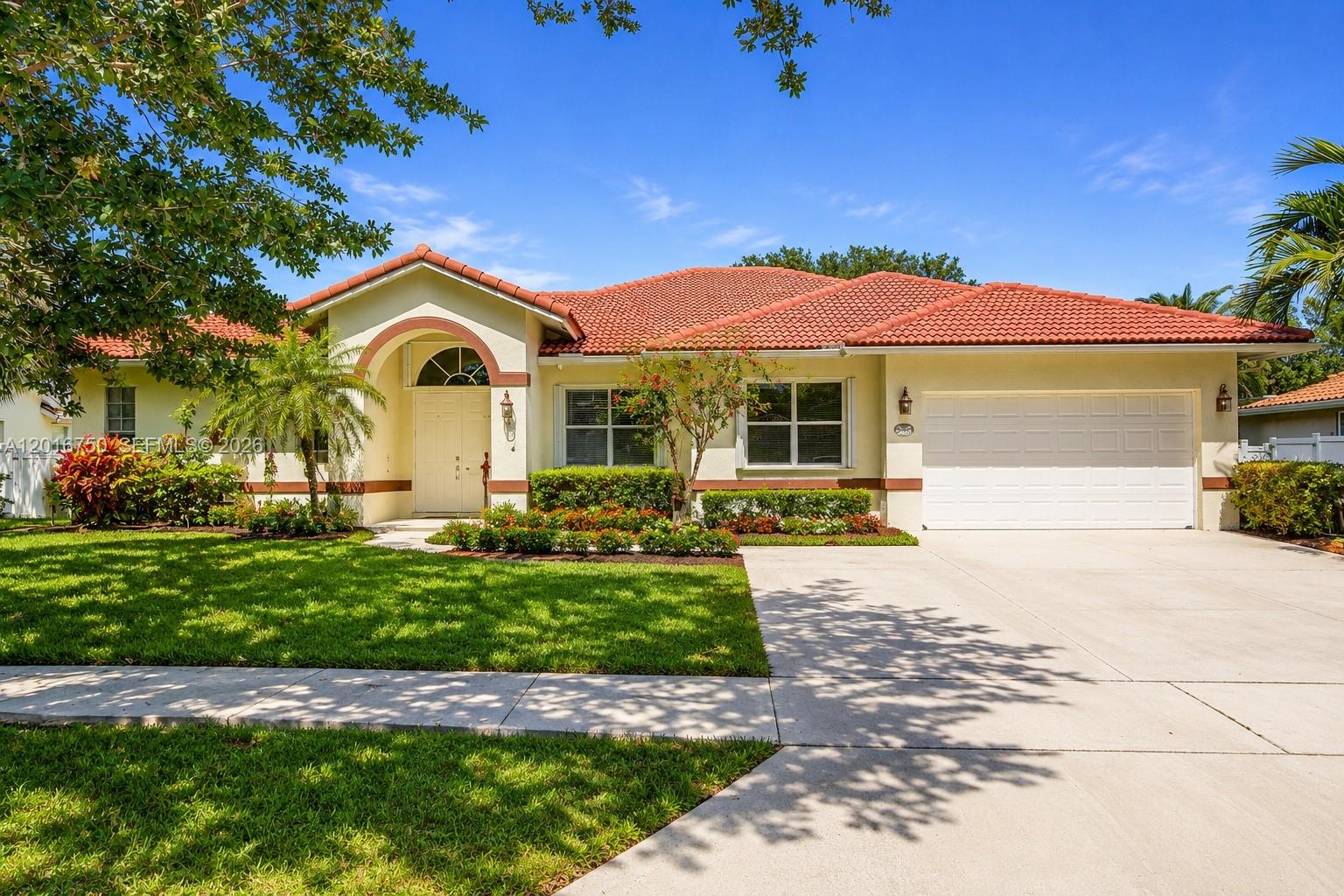 DAVIE COUNTRY ESTATES - Residential