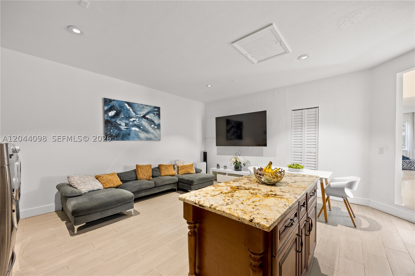 KENDALL BREEZE - Residential