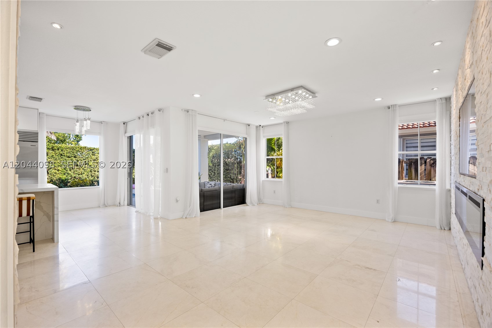 KENDALL BREEZE - Residential