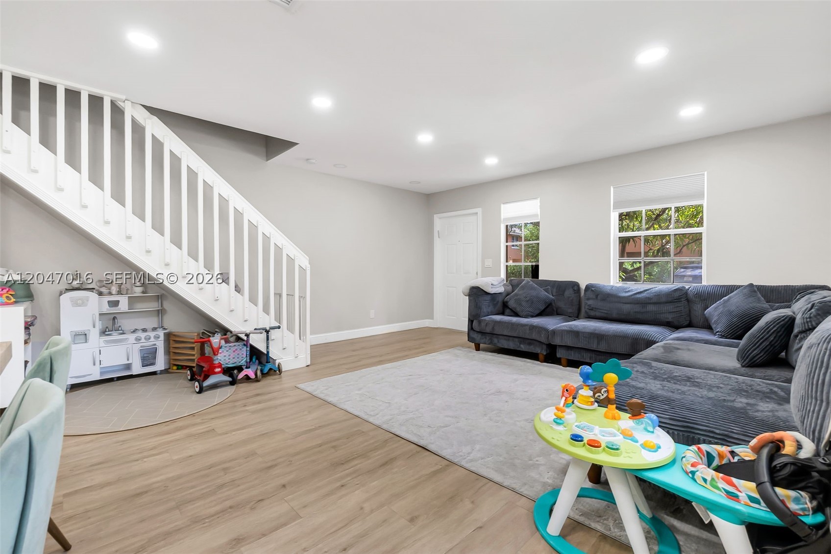 S & R OF INVERRARY - Residential Lease