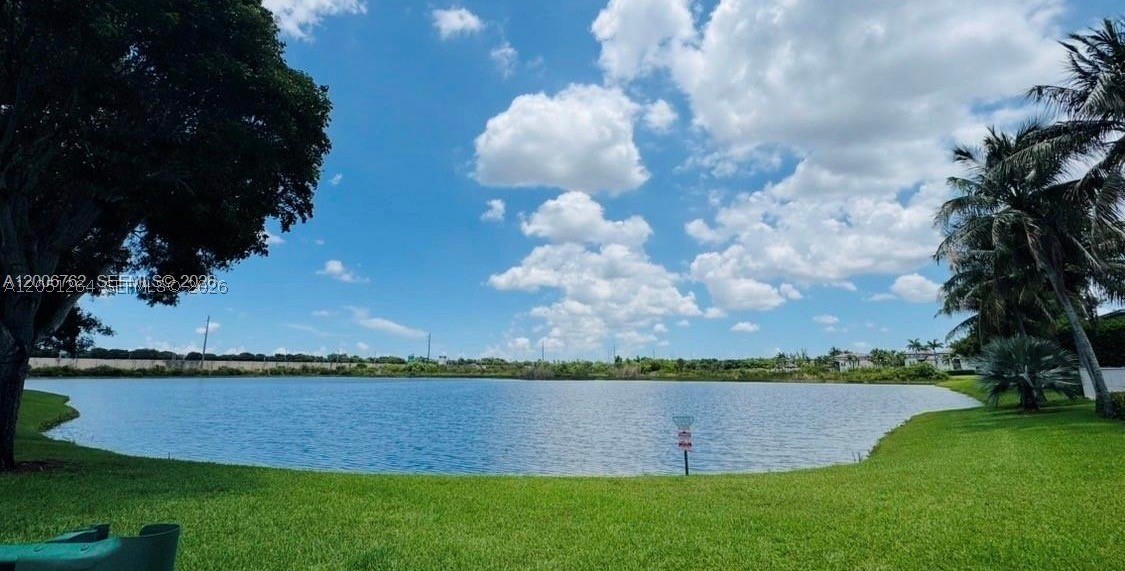 VILLAS AT NAUTICA ONE CON - Residential