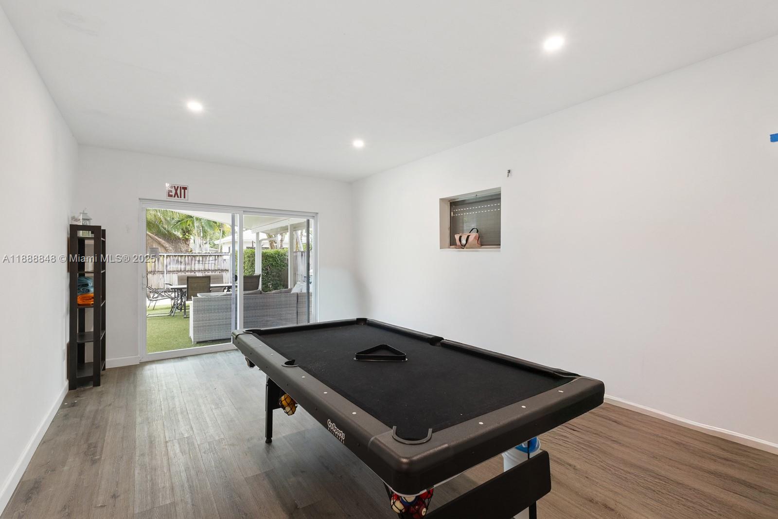 HOLLYWOOD - Residential Lease