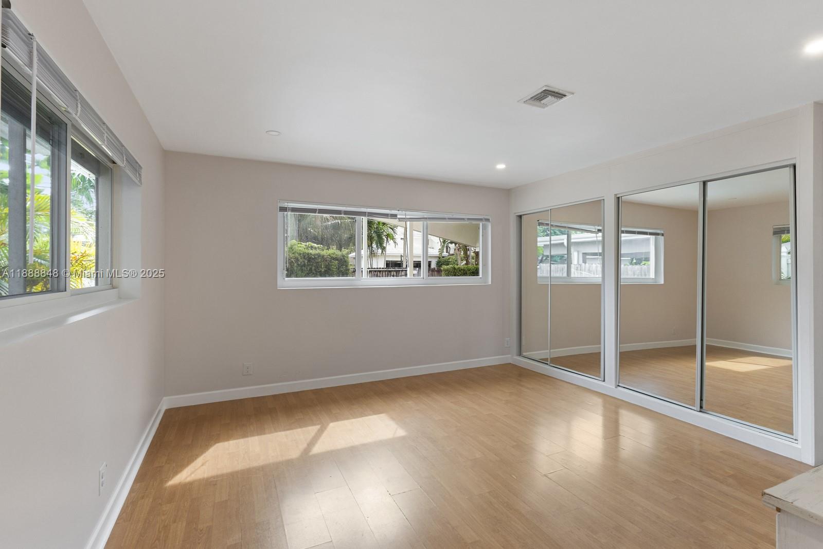 HOLLYWOOD - Residential Lease
