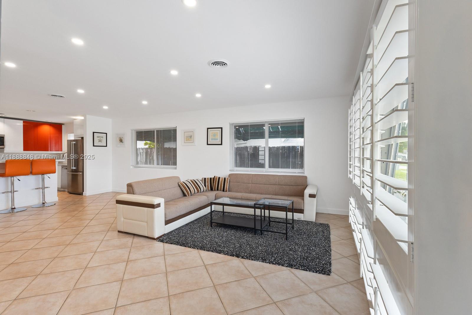HOLLYWOOD - Residential Lease