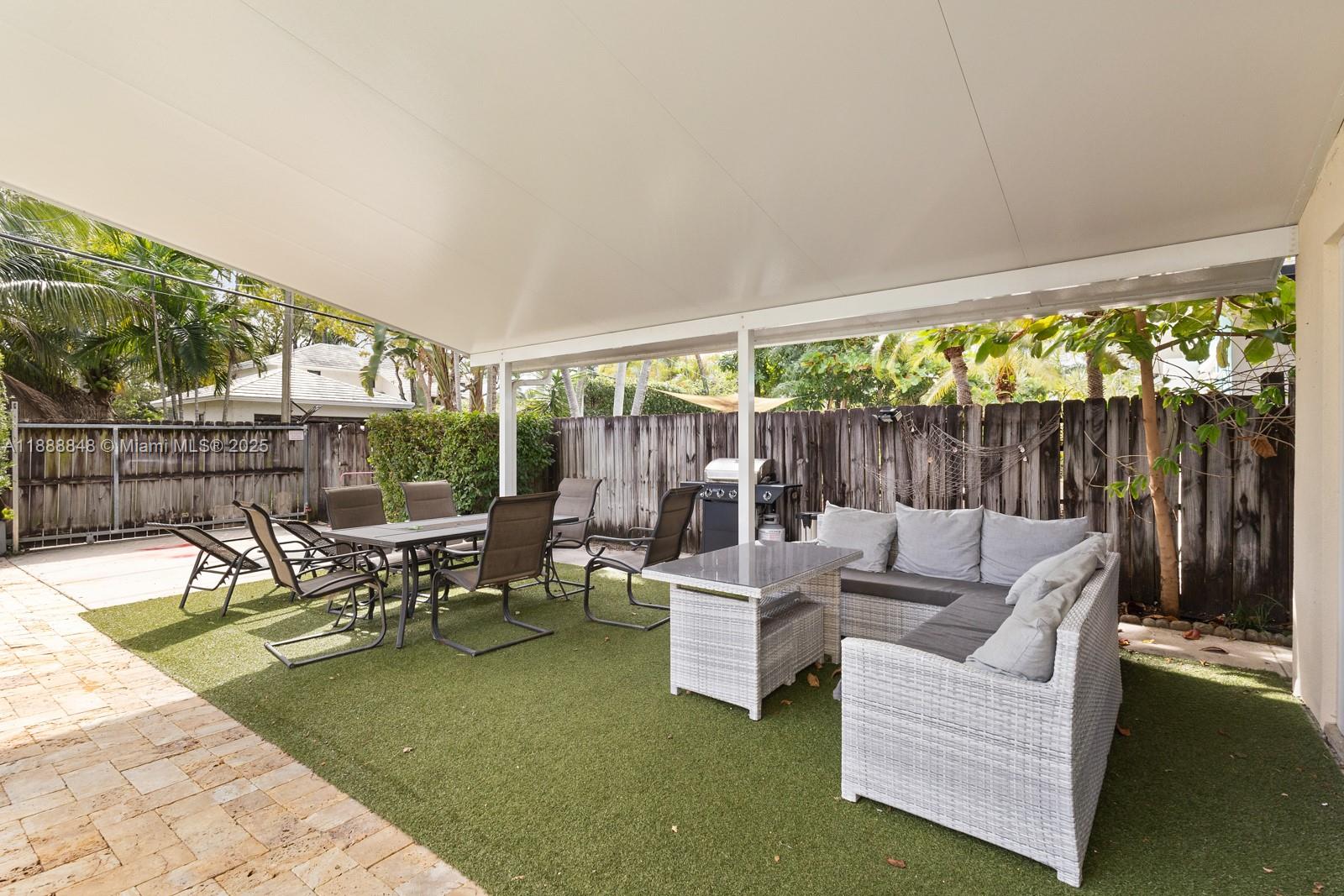 HOLLYWOOD - Residential Lease