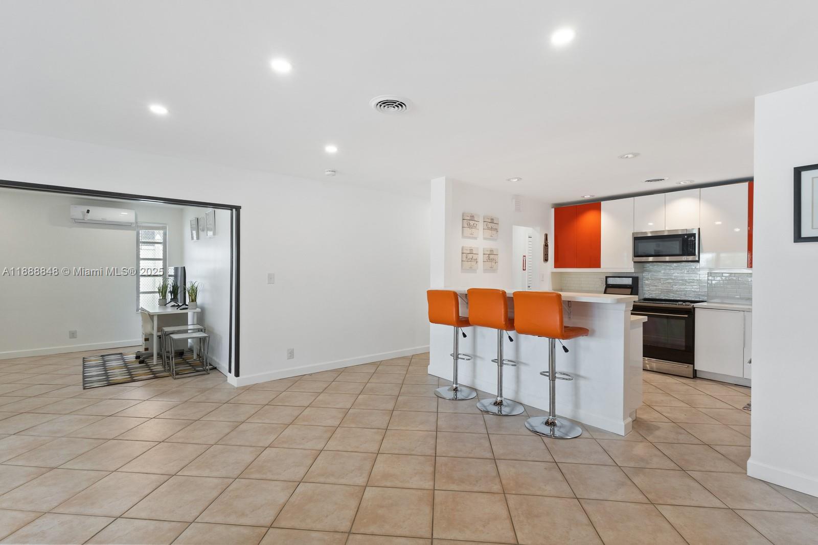 HOLLYWOOD - Residential Lease