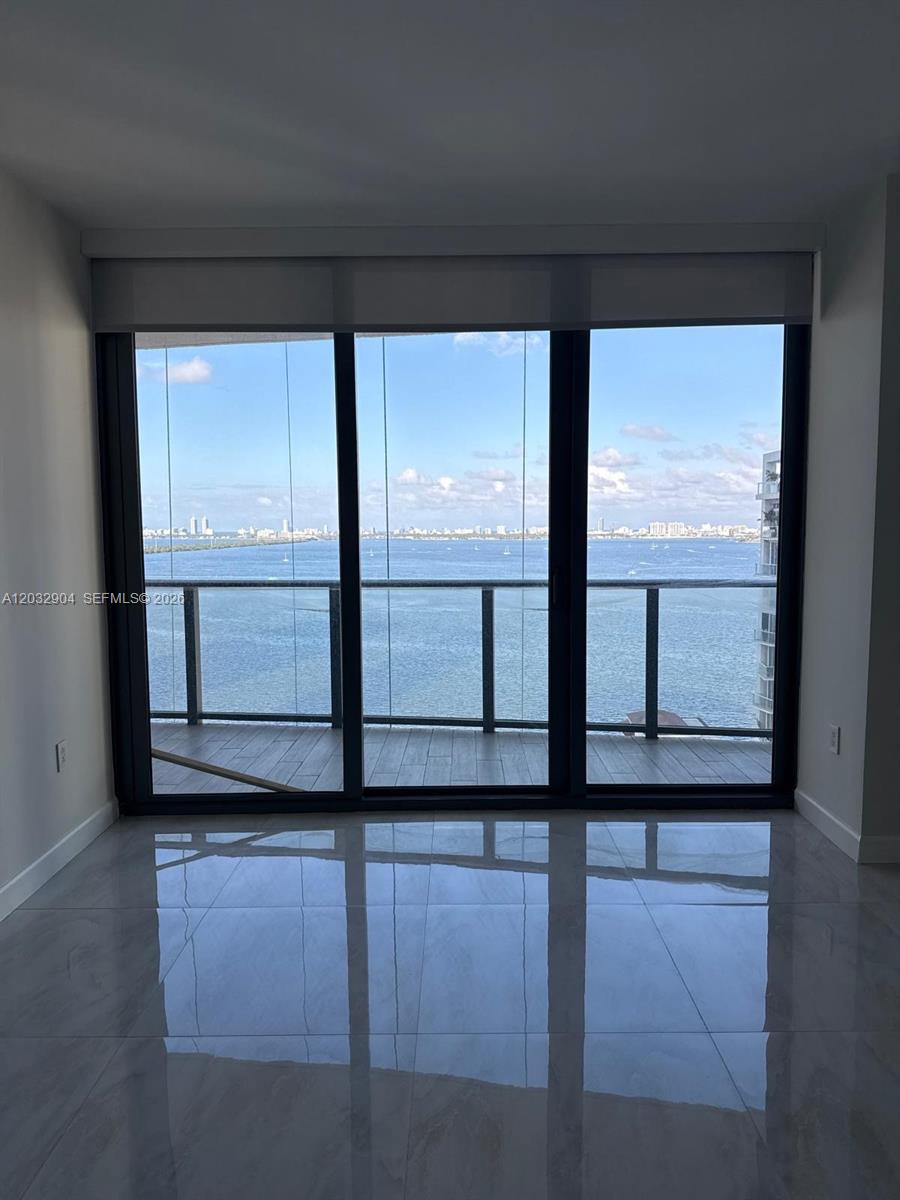 ICON BAY CONDO - Residential