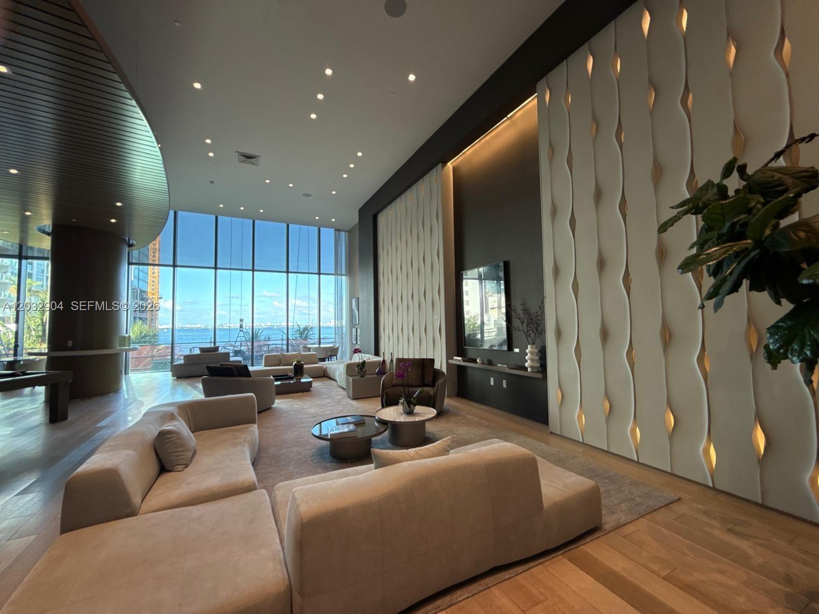 ICON BAY CONDO - Residential