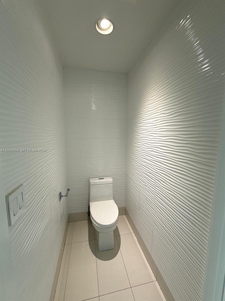 ICON BAY CONDO - Residential