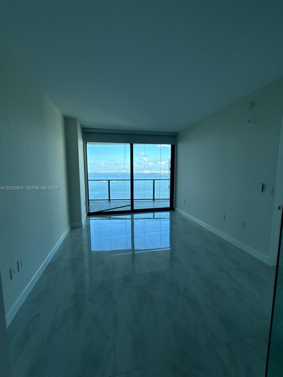 ICON BAY CONDO - Residential