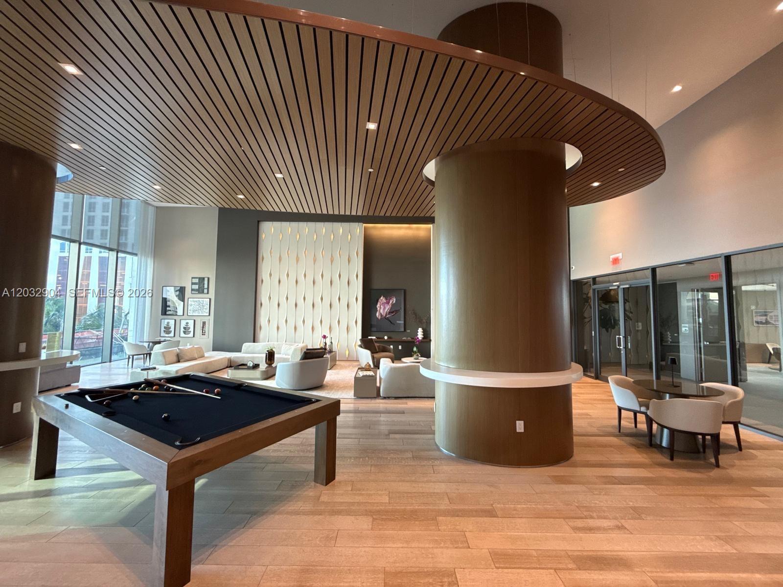ICON BAY CONDO - Residential