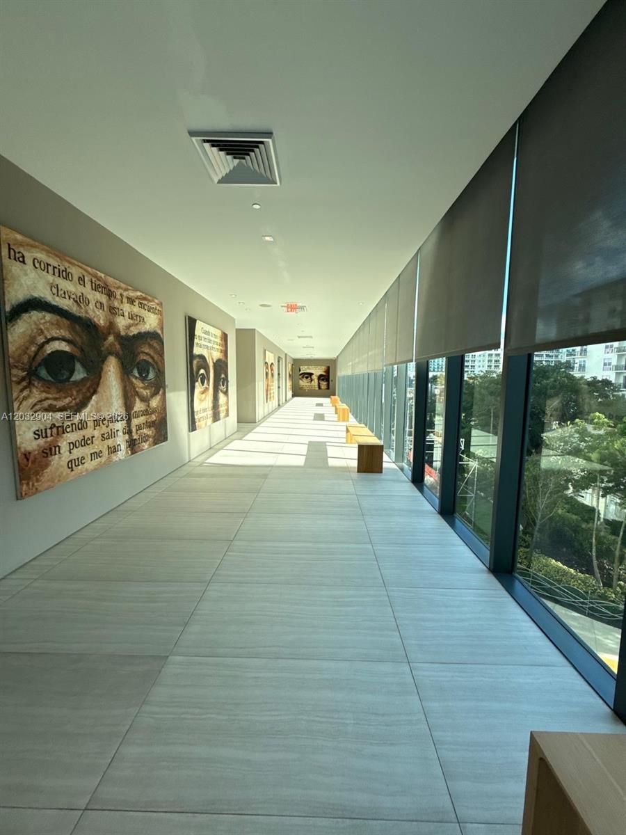 ICON BAY CONDO - Residential
