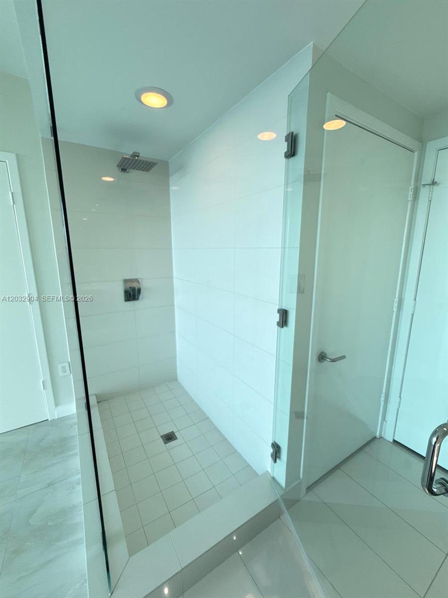 ICON BAY CONDO - Residential