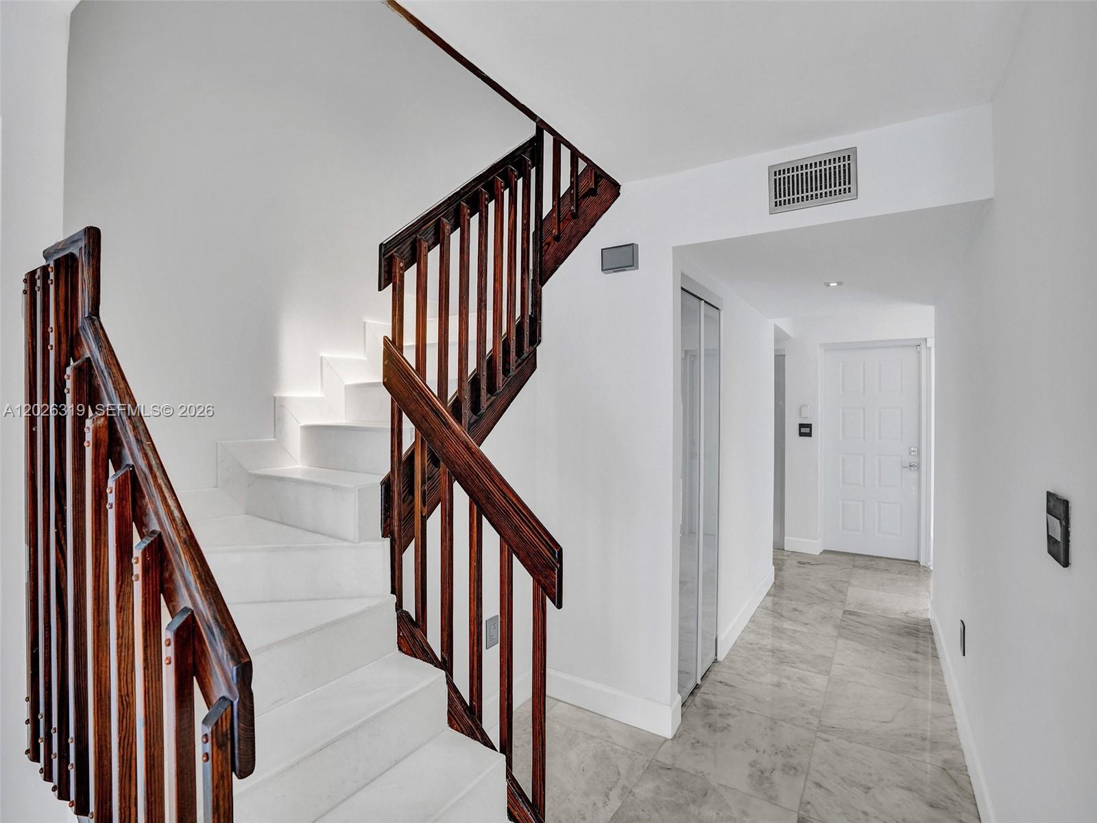 GOLDEN POINTE - Residential Lease