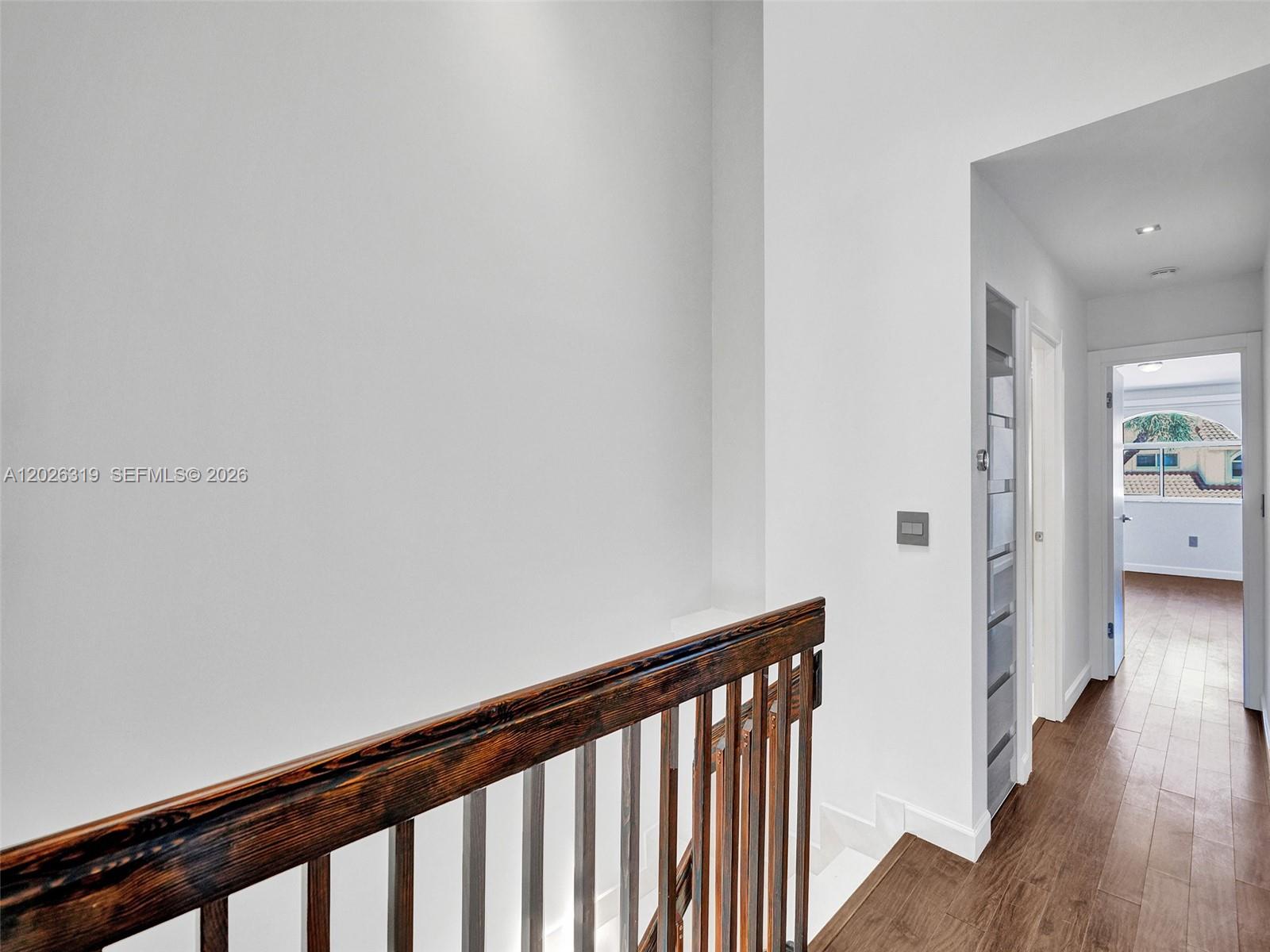 GOLDEN POINTE - Residential Lease