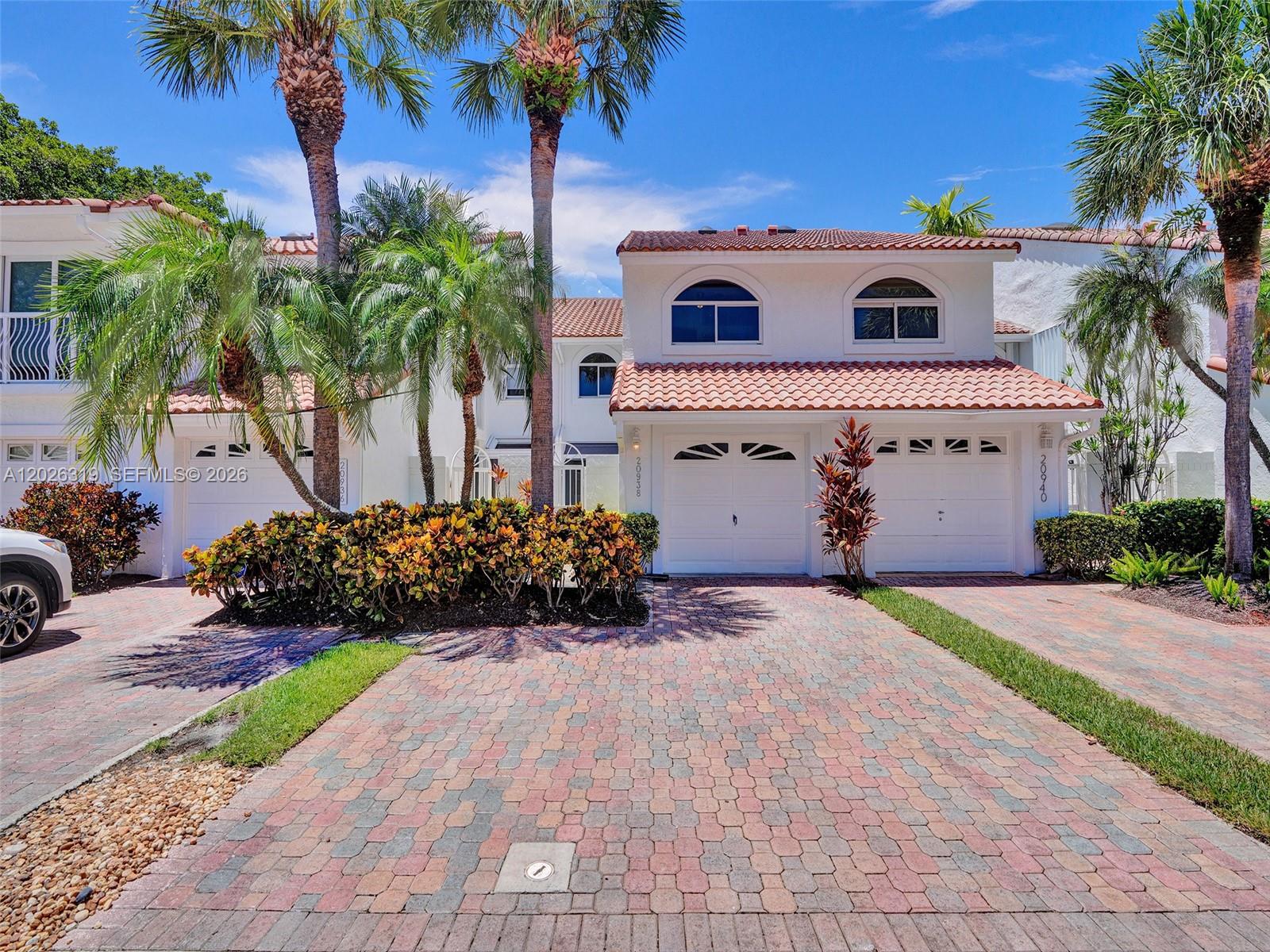 GOLDEN POINTE - Residential Lease