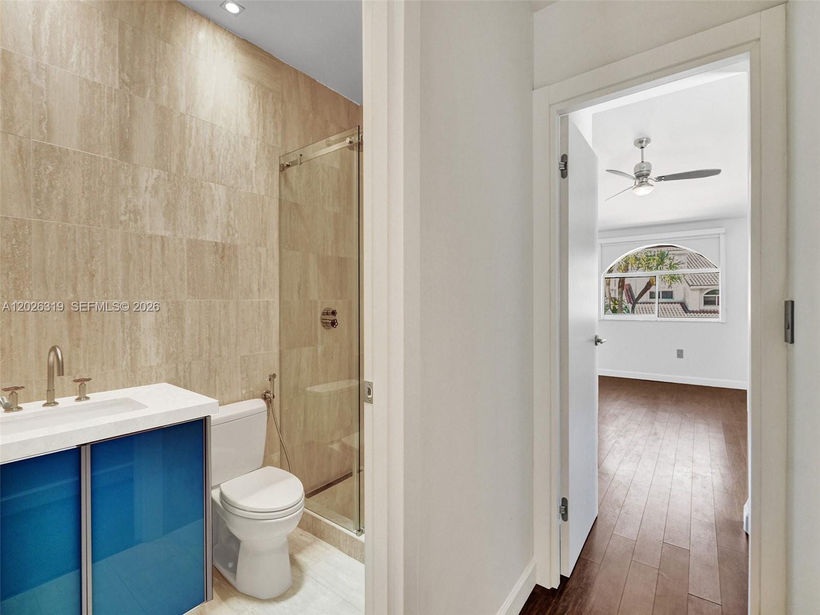 GOLDEN POINTE - Residential Lease