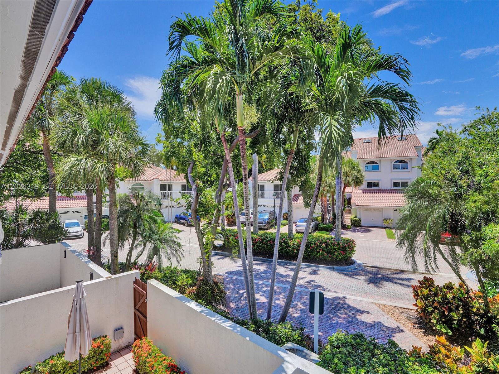 GOLDEN POINTE - Residential Lease