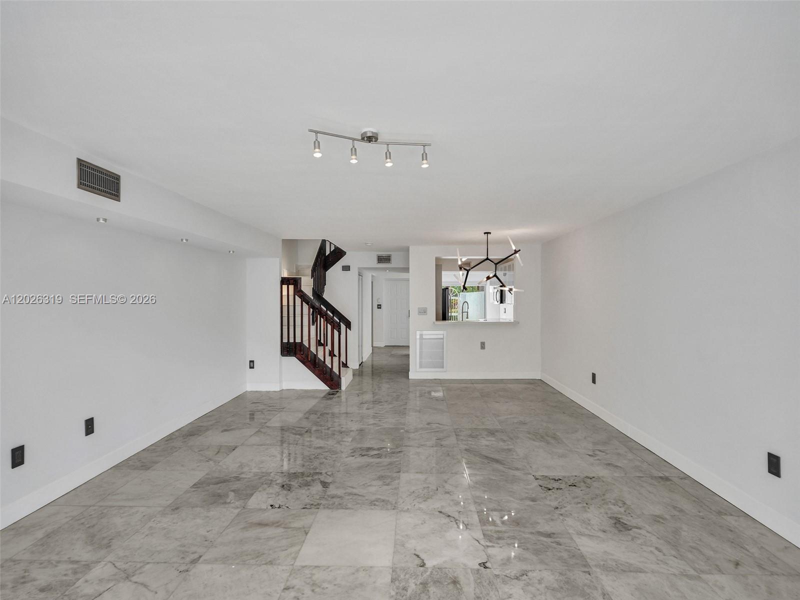 GOLDEN POINTE - Residential Lease