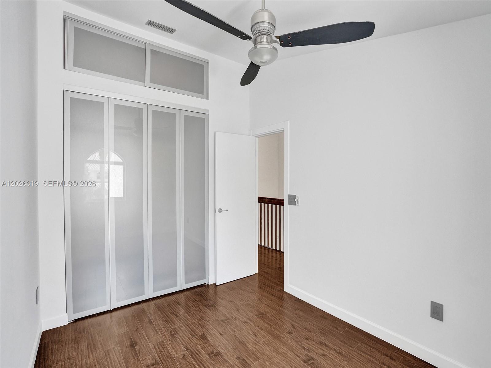 GOLDEN POINTE - Residential Lease