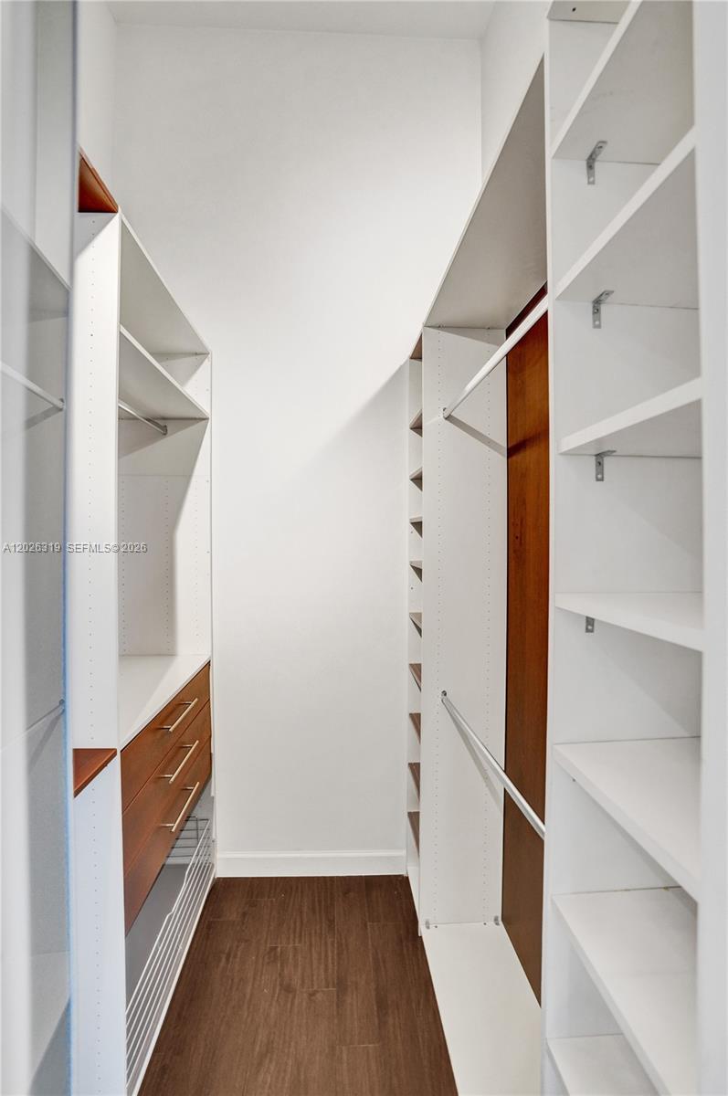 GOLDEN POINTE - Residential Lease