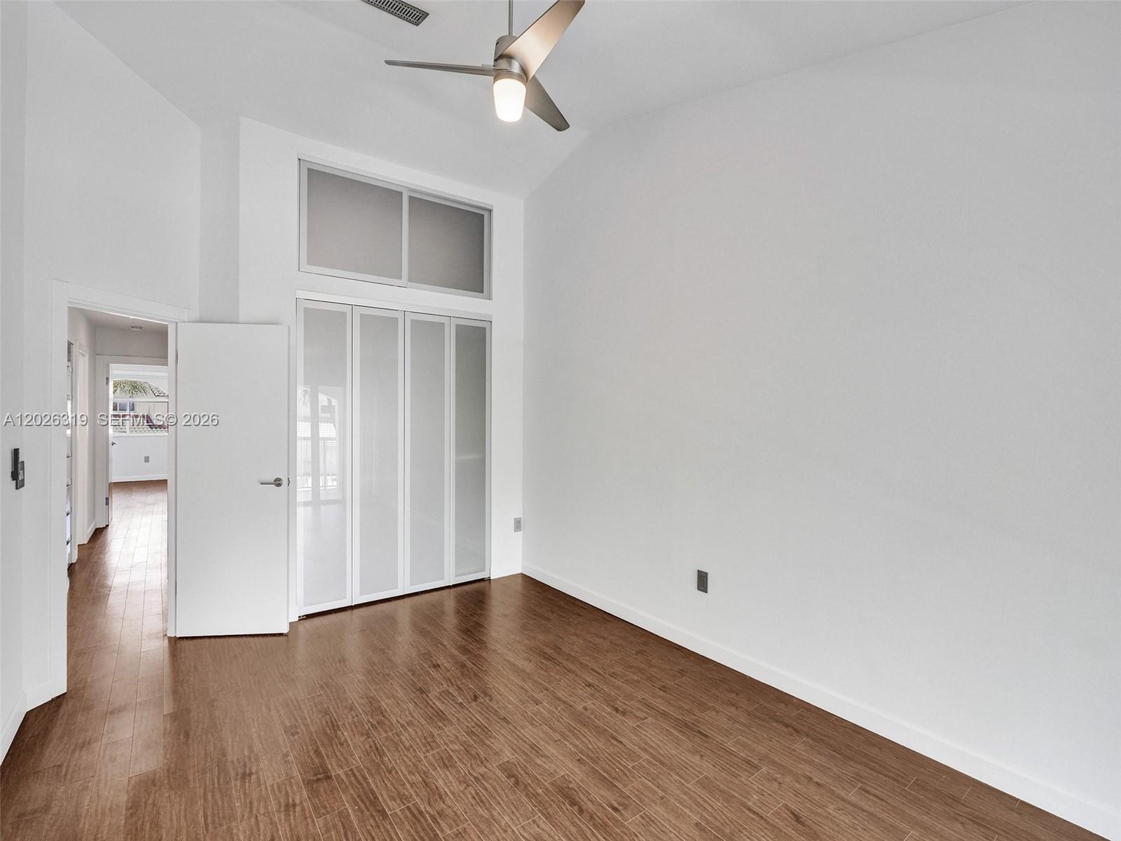 GOLDEN POINTE - Residential Lease