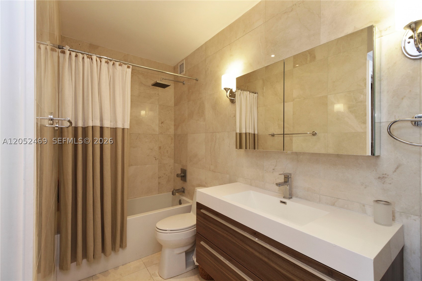 BRICKELL TOWNHOUSE CONDO - Residential Lease