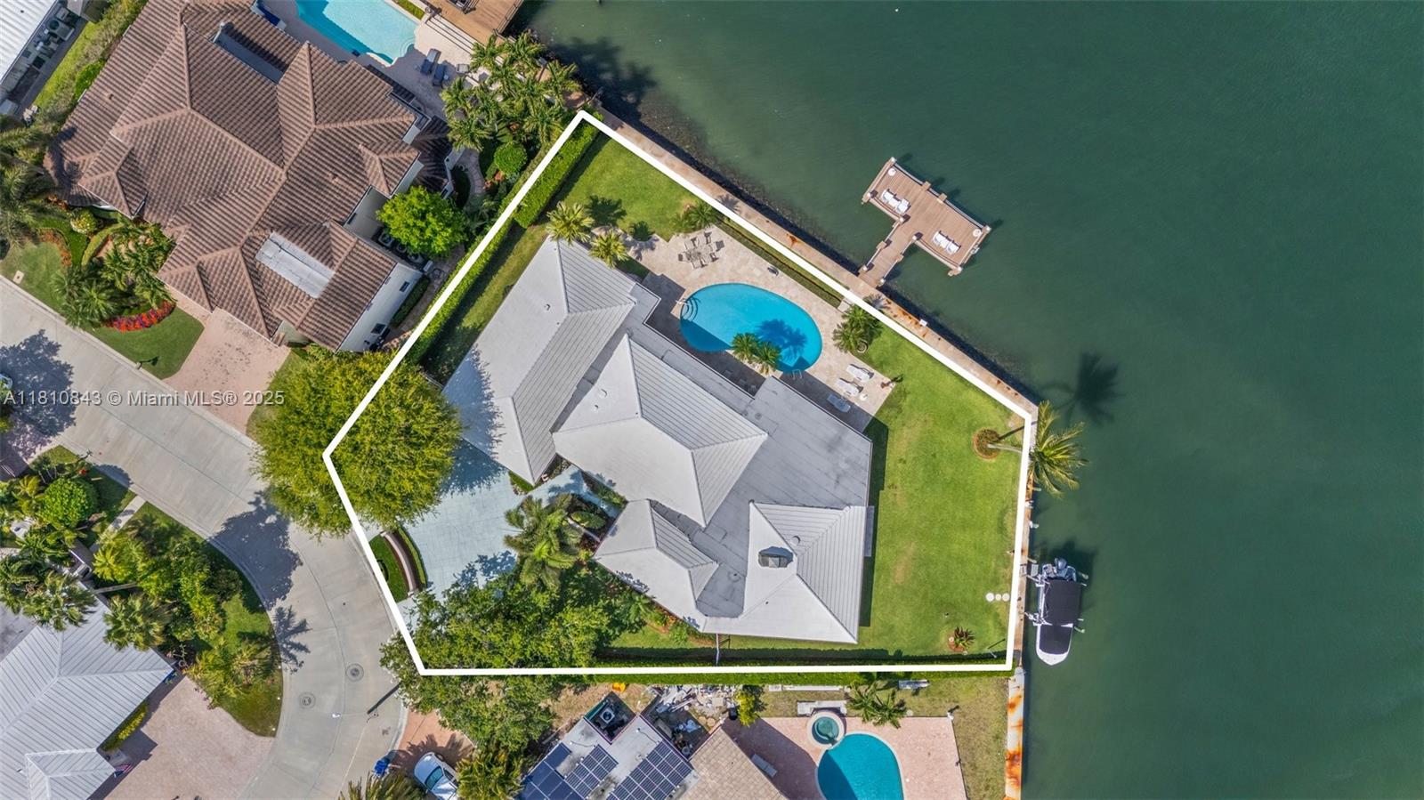 YACHT HARBOR MANOR - Residential