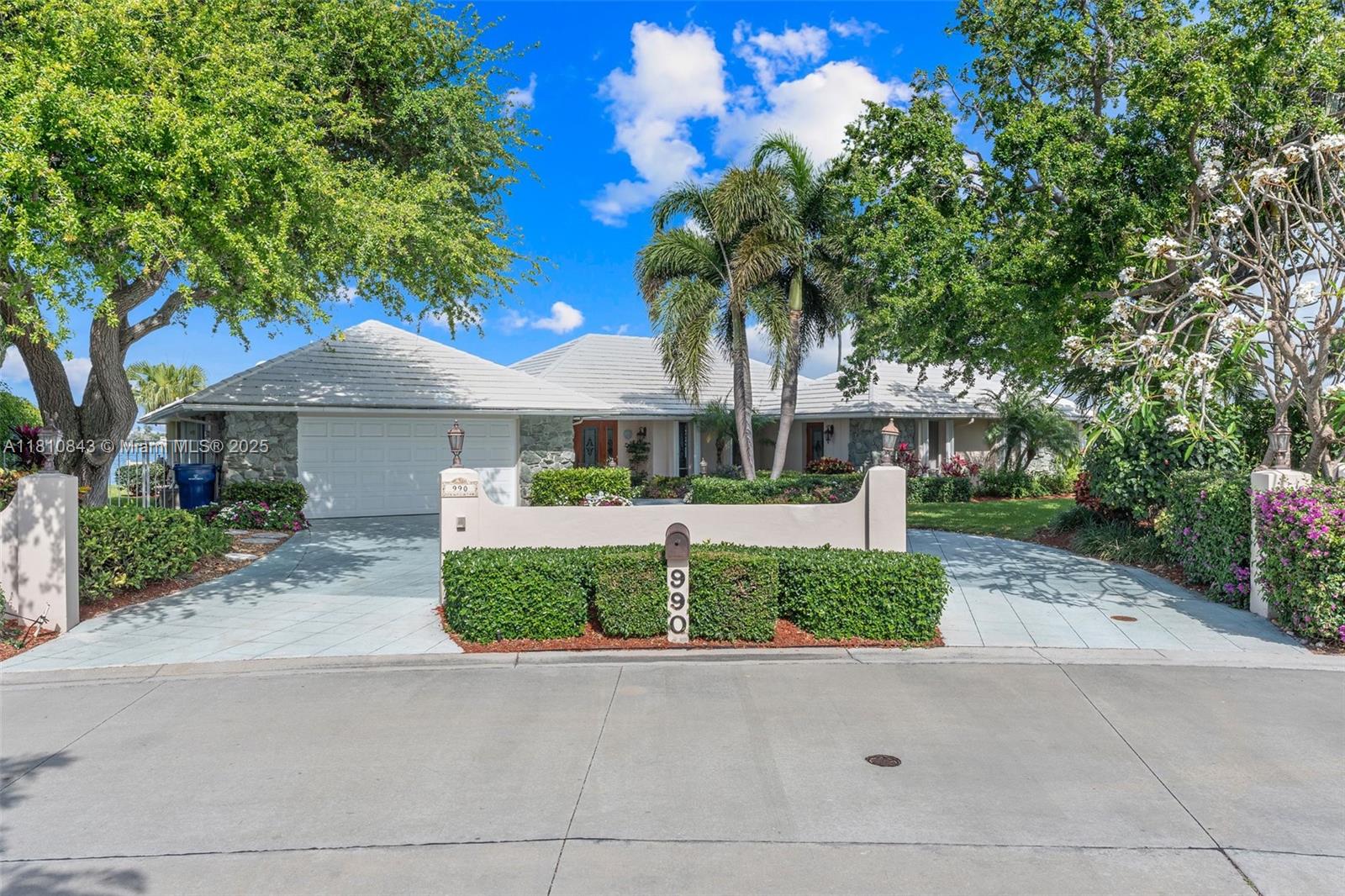 YACHT HARBOR MANOR - Residential