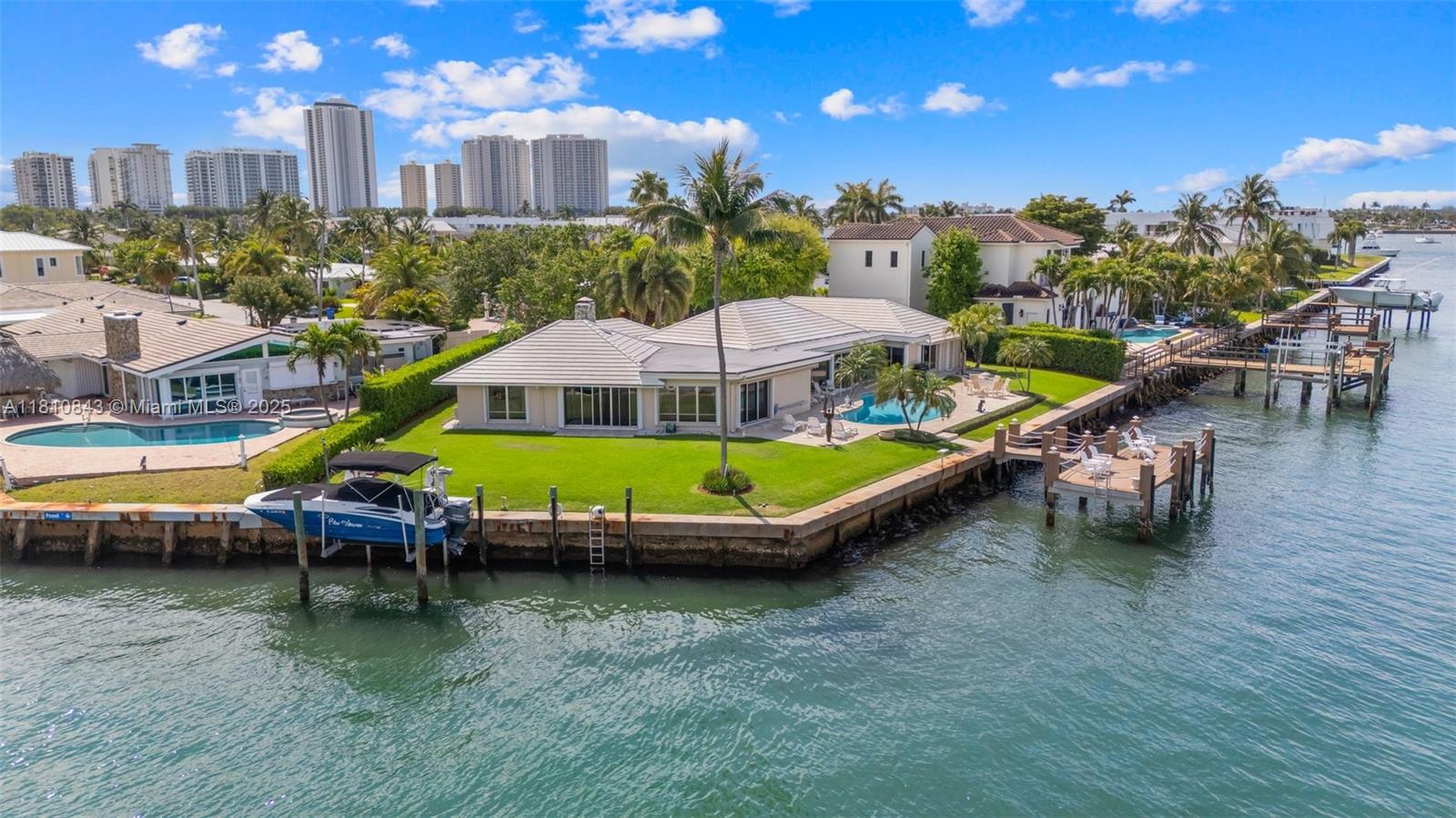 YACHT HARBOR MANOR - Residential
