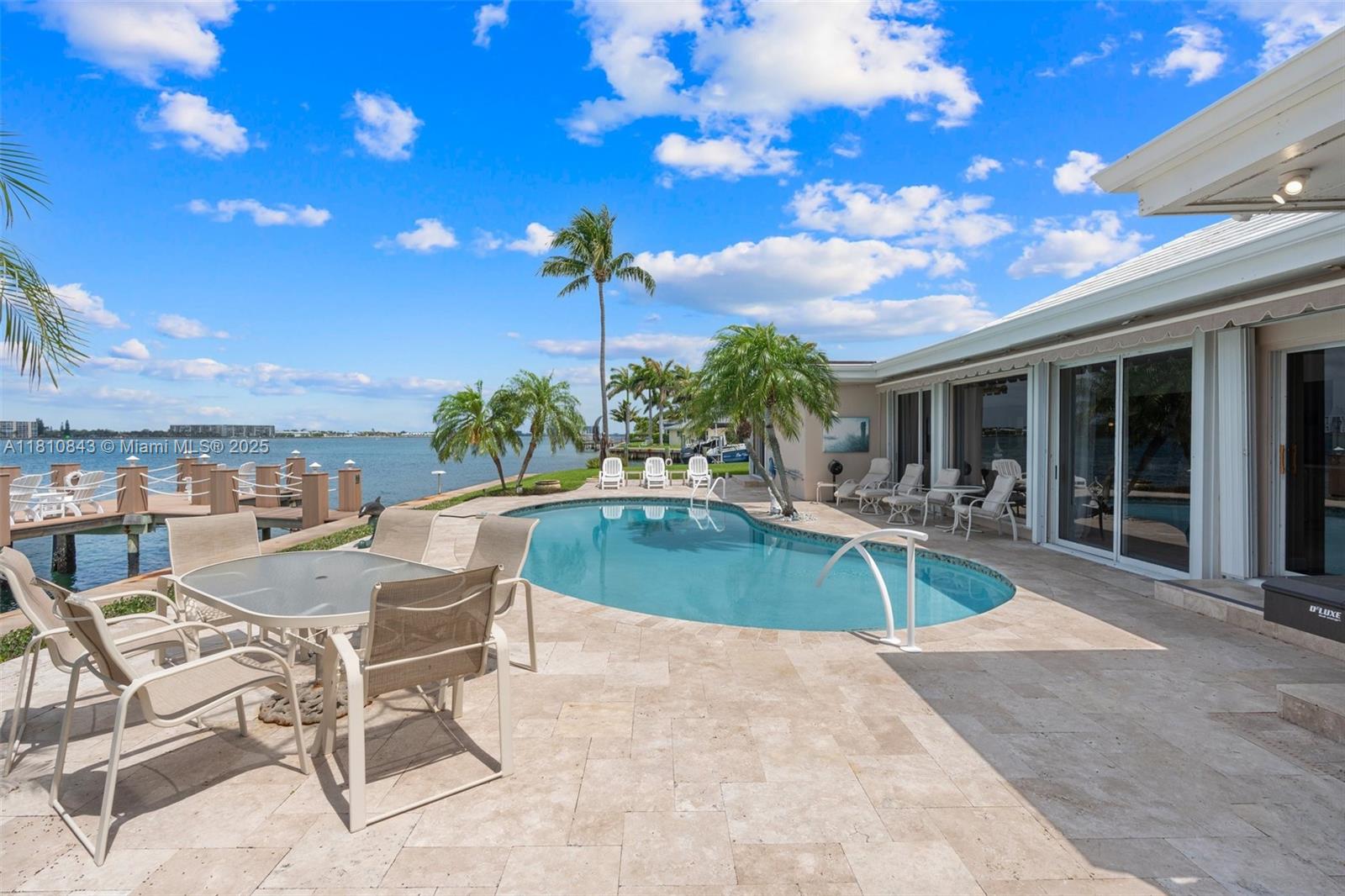 YACHT HARBOR MANOR - Residential