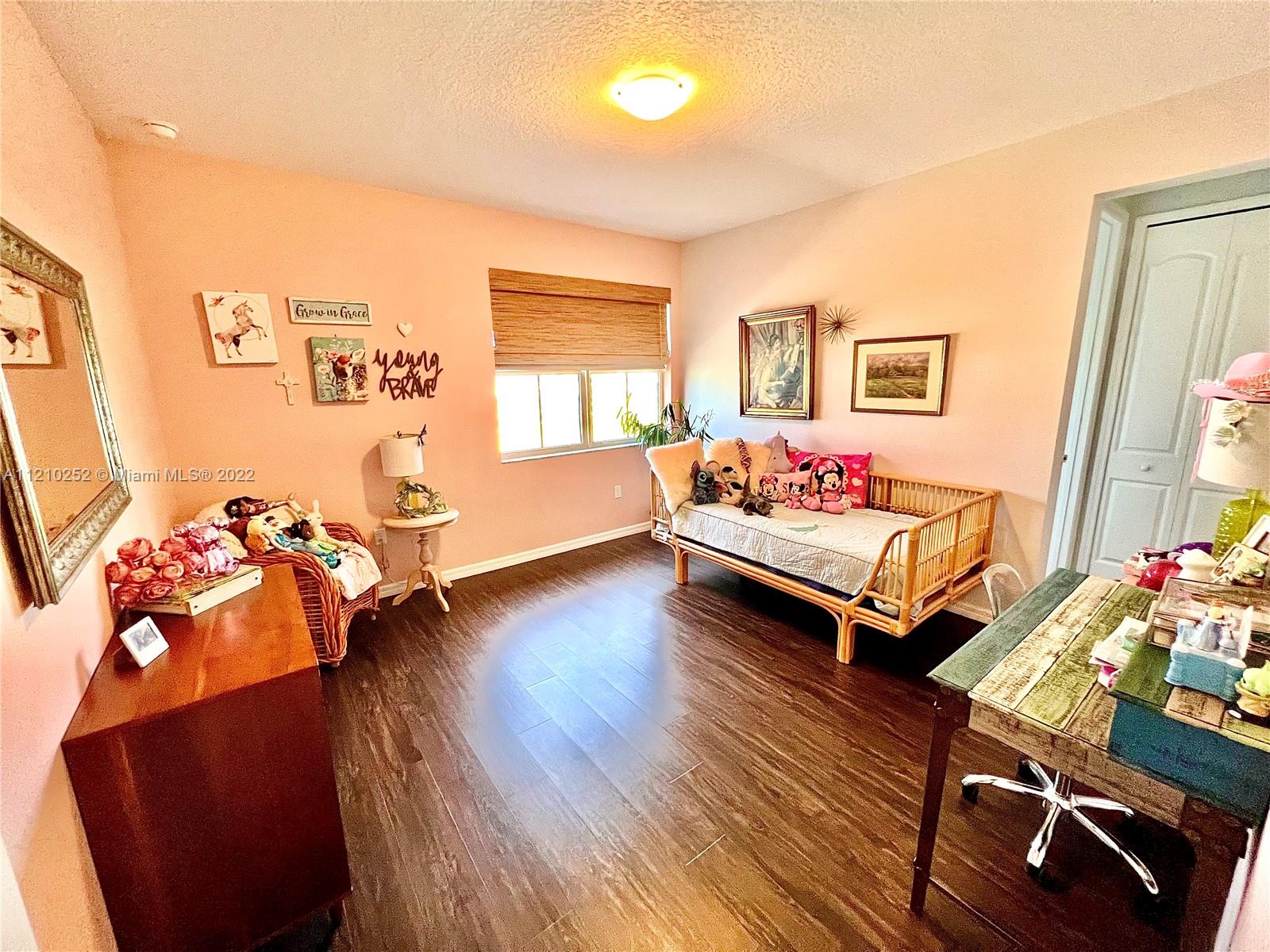 VENETIAN PARC - Residential