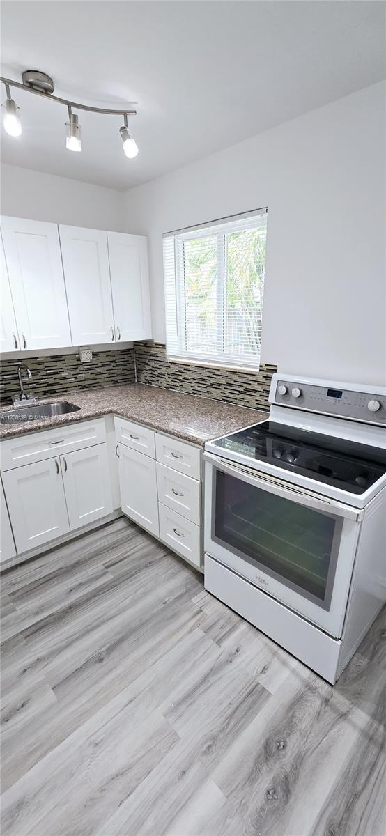 LYONS PARK FIRST ADD - Residential Lease