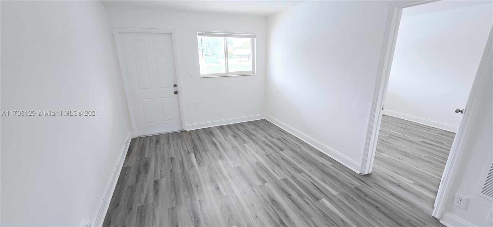 LYONS PARK FIRST ADD - Residential Lease