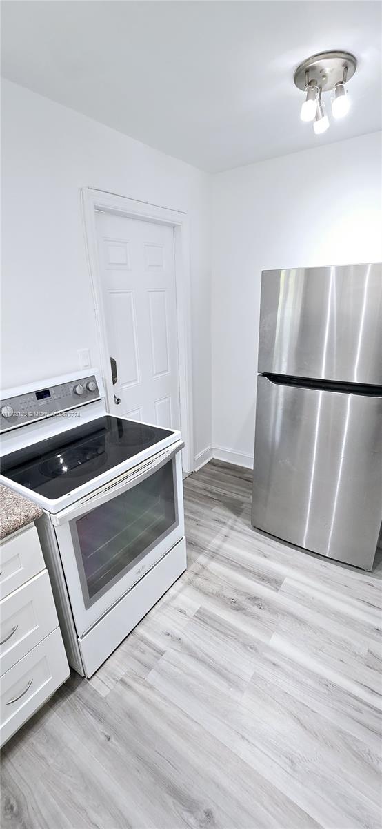 LYONS PARK FIRST ADD - Residential Lease