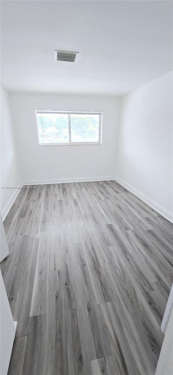 LYONS PARK FIRST ADD - Residential Lease
