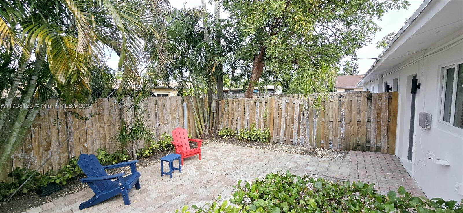 LYONS PARK FIRST ADD - Residential Lease