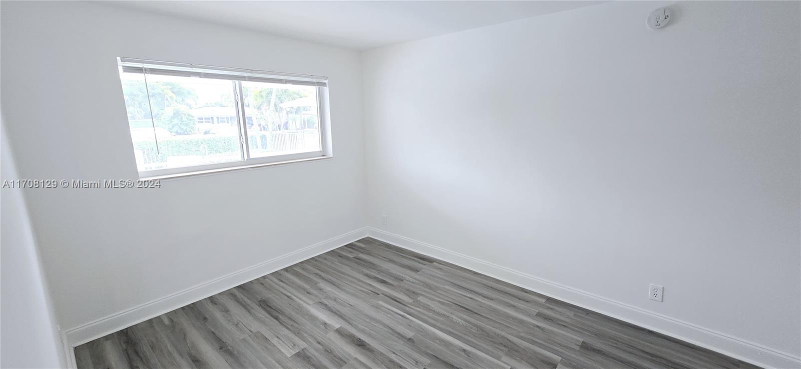 LYONS PARK FIRST ADD - Residential Lease