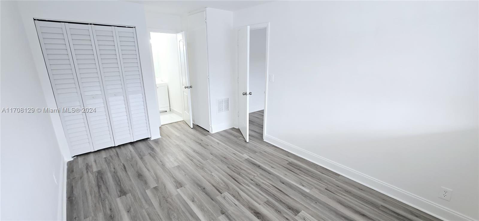 LYONS PARK FIRST ADD - Residential Lease